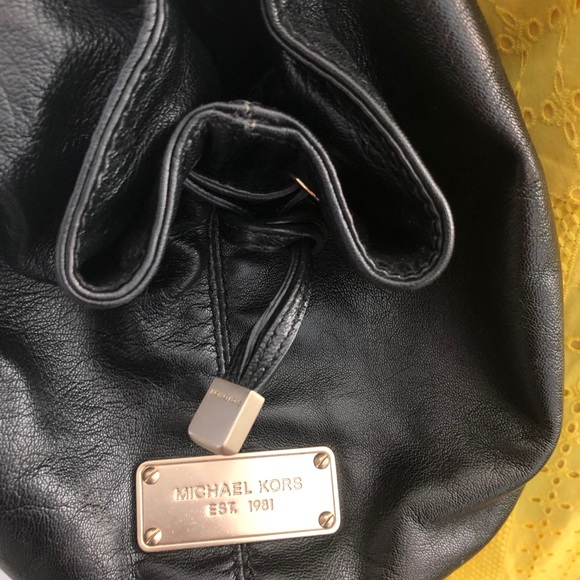 💥💥💥Host pick 💥💥💥Beautiful Authentic Michael Kors Rehearsal Satchel - Picture 8 of 16